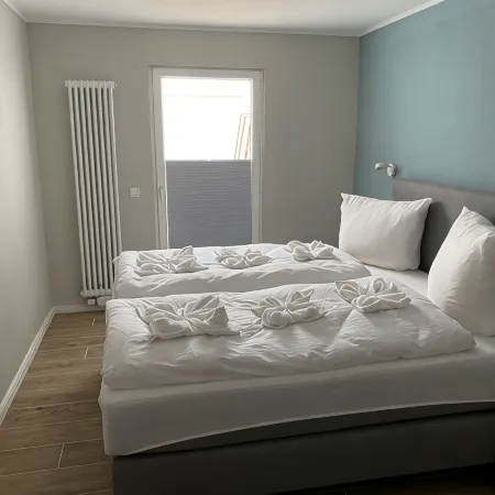 Old smithy, 8 persons, 2 bathrooms, 4 bedrooms, downtown, quiet, wifi