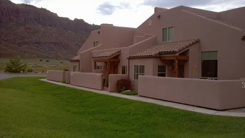Best Rental in Town. - Bungalows