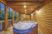 Rustic Romance- Couple's Dream w/Jacuzzi Tub, Hot Tub, & Balcony Swing Bed - Romantic