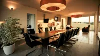 Detached house with garden and party room in Dresden - for you alone - บังกะโล