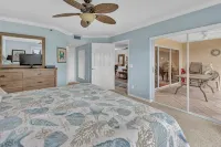 2br Condo on Park with walking access to the beach.