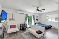 SPACIOUS STUDIO, WASHER/DRYER, BACK YARD, BBQ - พร้อมระเบียง