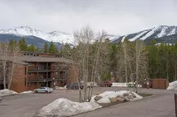 Spacious 3Bed condo 5 min from Winter Park, walk 2 Town & steps from bus stop! - Pools