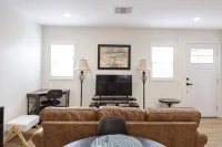 Charming 2-bedroom bungalow with AC, WiFi in welcoming Ontario - ห้องครัว