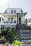 Marvelous 4-bedroom house in Woodlawn Heights, family friendly. - Kitchen