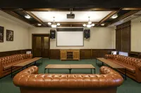 Arthurs Spa Hotel by Mercure - Pools