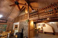 Private Forest Lodge Near Silverwood Theme Park - Sleeps 10