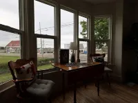 The Cove House- completely renovated 1910 beach house Hotele w: Clare