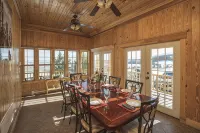 The Lodge at Arcady Ridge Ranch, Swim Spa + Sauna Sleeps up to 14! - 4-Star