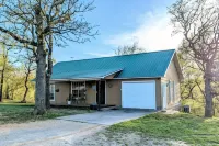 Treehouse Hideaway - Your Home Away from Home