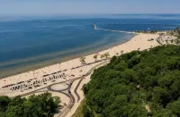 Gorgeous & Cozy Lake Michigan Cottage - Walk to Everything! - 4-Star
