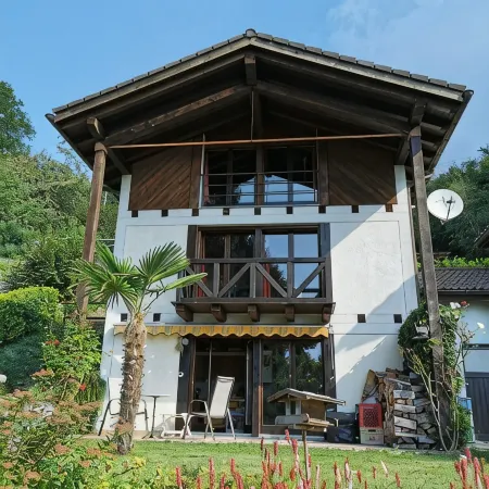 Cozy vacation apartment with lake view, quiet location
