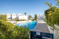 Top renovated townhouse with pool and sea access - Wifi