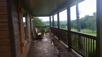 Come enjoy this newly built Hillside country Cabin  located near buffalo river