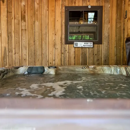 Crazy Horse is a Charming Hochatown Cabin with All the Amenities.