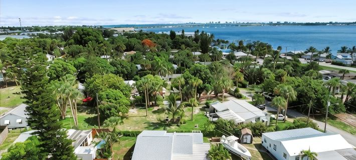 Mermaid Bungalow -Jensen Beach Hotels in Jensen Beach