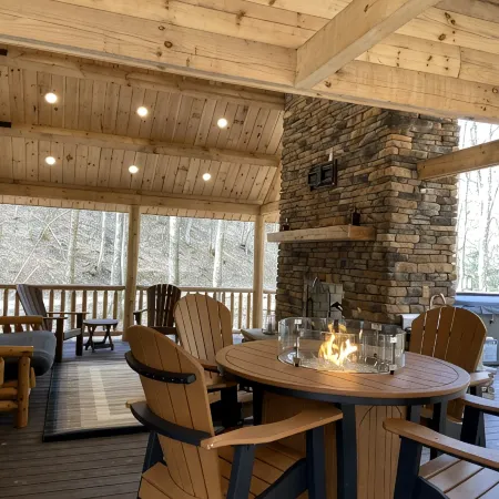 Private creek cabin with hot tub nestled in the foothills of Cheat mountain