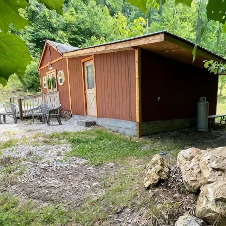 Delightfully secluded 1 bed and a loft for extra space. TV and DVD player.