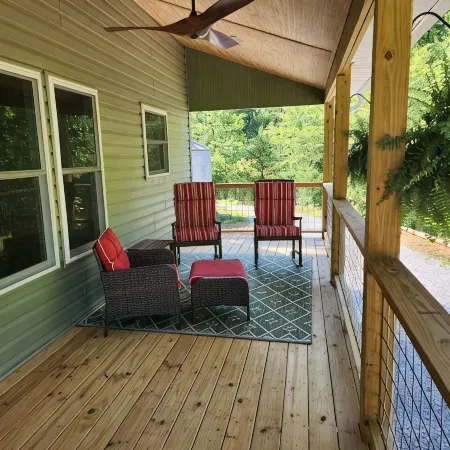 The Harmony Cabin A cozy one bedroom cabin! 맥도웰 카운티 호텔