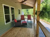 The Harmony Cabin A cozy one bedroom cabin!
