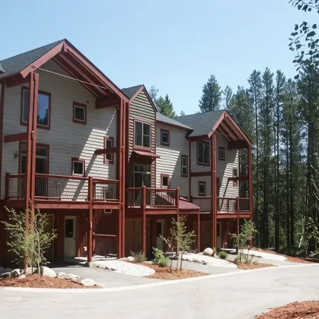 Perfect Location! - EV charger, downtown, shuttle, + private hot tub & garage!