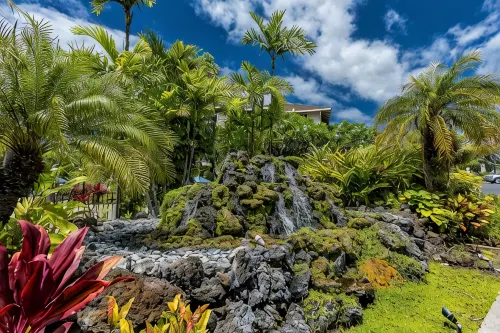 Clean, Maui Family Owned, Private, Top Floor, Lots of Amenities, Oceanview!
