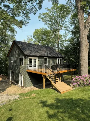 Spacious 2 Bedroom Apartment on Rural, Wooded Property.  King Bed - 4-Star