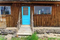 Comfortable Casita centrally located to the myriad of experiences here in Taos! - 샬레 호텔