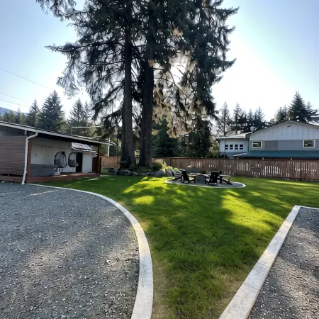 The Sprout  - gas fire-pit, grilling staton, hot tub, close to shops & hiking