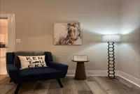 The Secretariat; A Cozy two bedroom Downtown loft apartment