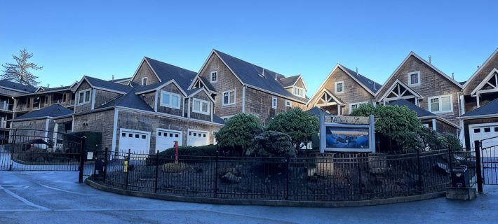 Ocean Front View in a Gated Community: Newly Updated/Added Bedroom Hotels in Seaside