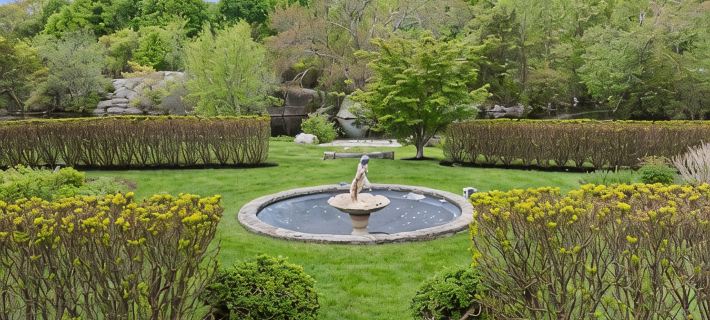Cranberry Hill l 9 Br 22 Acre Estate l Sleeps 22 Hotels in Gloucester