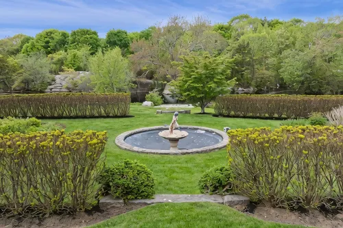 Cranberry Hill l 9 Br 22 Acre Estate l Sleeps 22