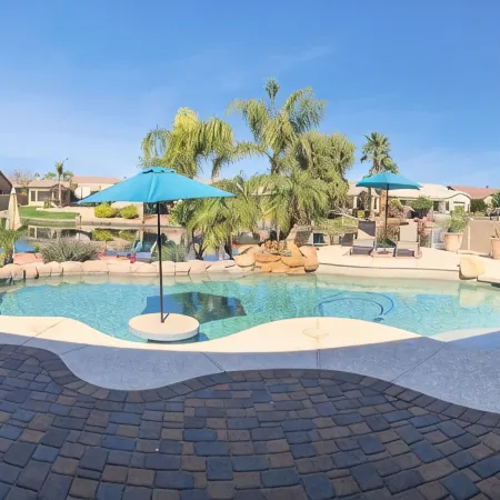 Resort Living! Quiet Lakefront Home. Pool, large shaded patio, fishing, sleeps 9