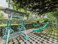 Dedaunan Guesthouse Hotele w: Batu