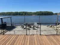 Mississippi Cabin with Boat dock