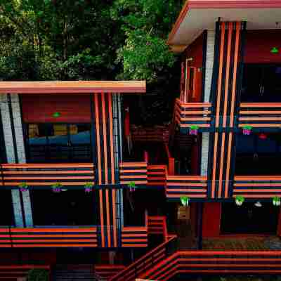 Lipe Banyan Apartments Hotel Exterior