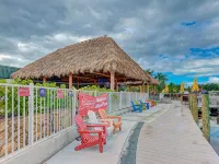RAMADA SARASOTA CONDO HOTEL#407 Waterfront Balcony, King Bed,  Pool, Kitchenette 휫필드 호텔