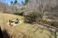 Creekside Vibes - 1 Bedroom Cozy Cabin w/ Outdoor Fire Pit + Pet Friendly! - Chalets