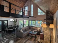 Riverfront Cabin Near Rainbow Springs 5Br 4BA Sleeps 16 Hot Tub Kayaks Game Room - Chalets