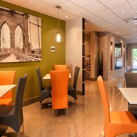 Days Inn & Suites by Wyndham Bonita Springs North Naples