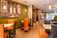 Days Inn & Suites by Wyndham Bonita Springs North Naples