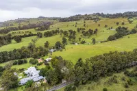 Historic country cottage on beautiful estate minutes from Bowral and Mittagong - Country Houses