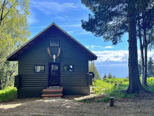 Cozy home with a view, newly remodeled. - 4-Star