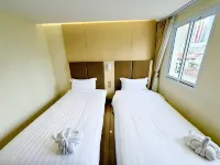 LE HONG HOTEL Hotels near Baiyoke Sky Tower