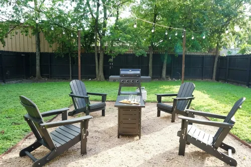 Stay at The Oak - Downtown New Braunfels Getaway