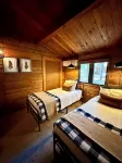 3-bedroom cabin in welcoming Pinetop-Lakeside with Hot tub, AC, WiFi - 民宿