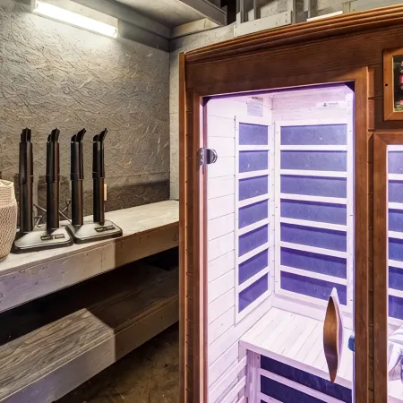Gorgeous Remodeled 3-Bedroom home in charming downtown Frisco with Private Sauna