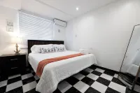 Deymar Front Beach House - Beach