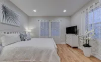Cozy Downtown 1BR w/ Parking - 4-Star